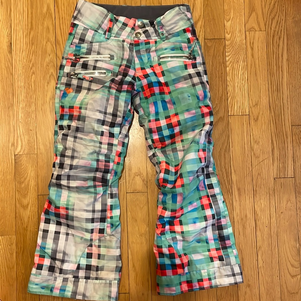 Adjustable snow pants